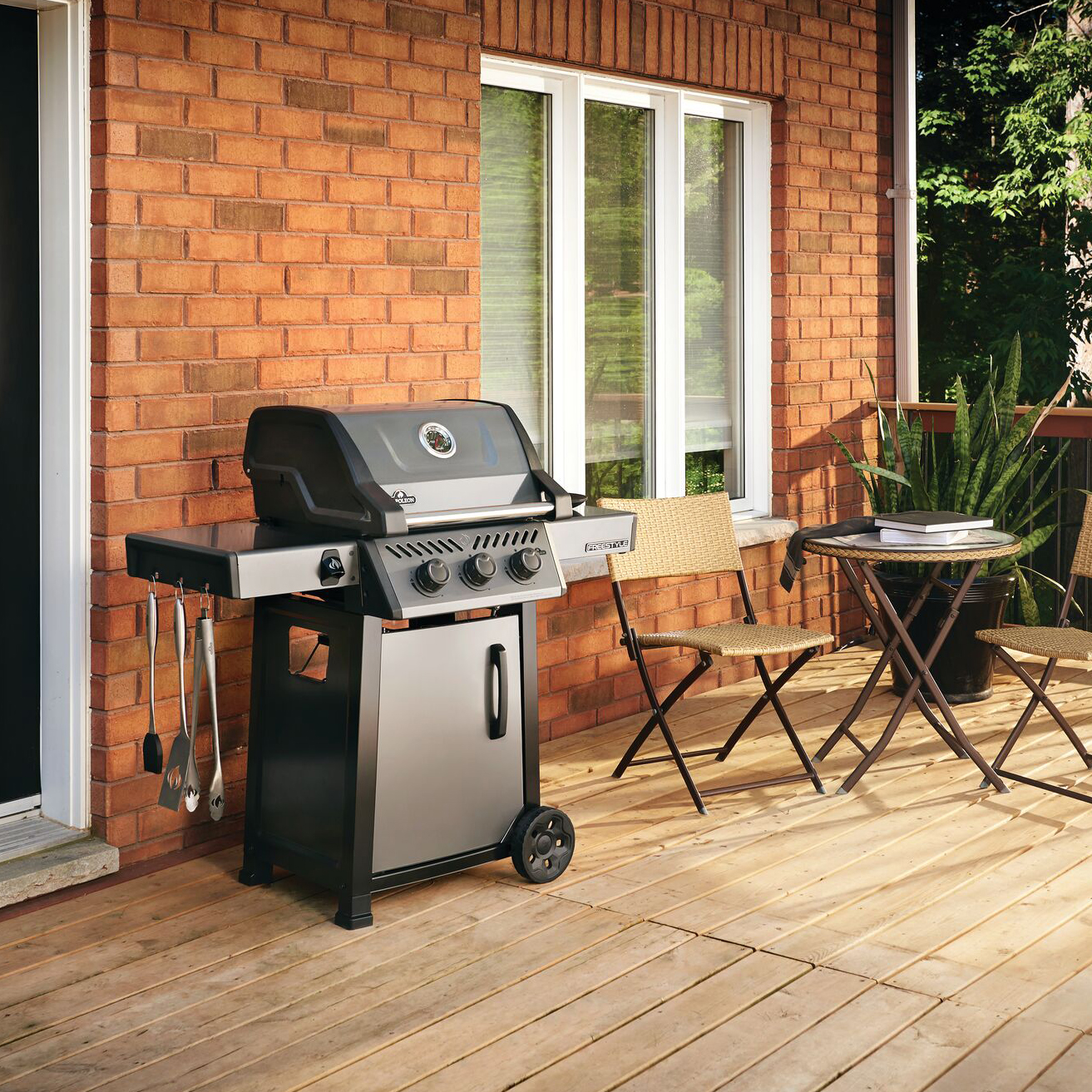 Газовий гриль Napoleon Freestyle 365 F365PGT